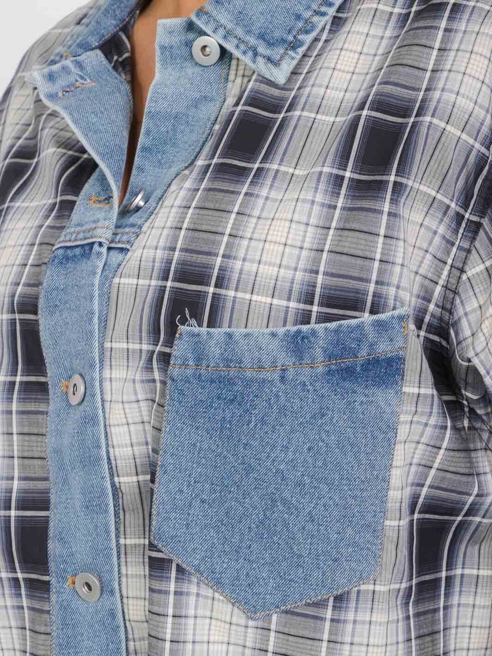 Blue Plaid Button-Front Blouse - Picture 3 of 3